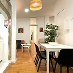 Sj2e Historic Baixa For 6 - Steps From Augusta Arch In Downtown! Апартаменты