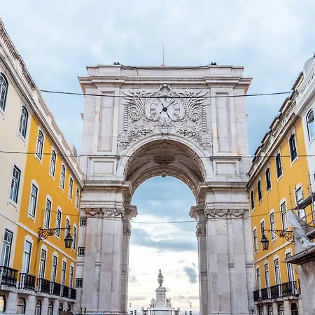 Sj2e Historic Baixa For 6 - Steps From Augusta Arch In Downtown! Διαμέρισμα *